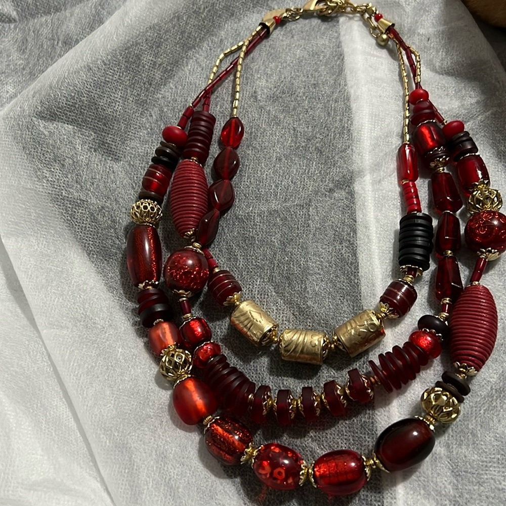 Chicos chunky 3 tier red necklace